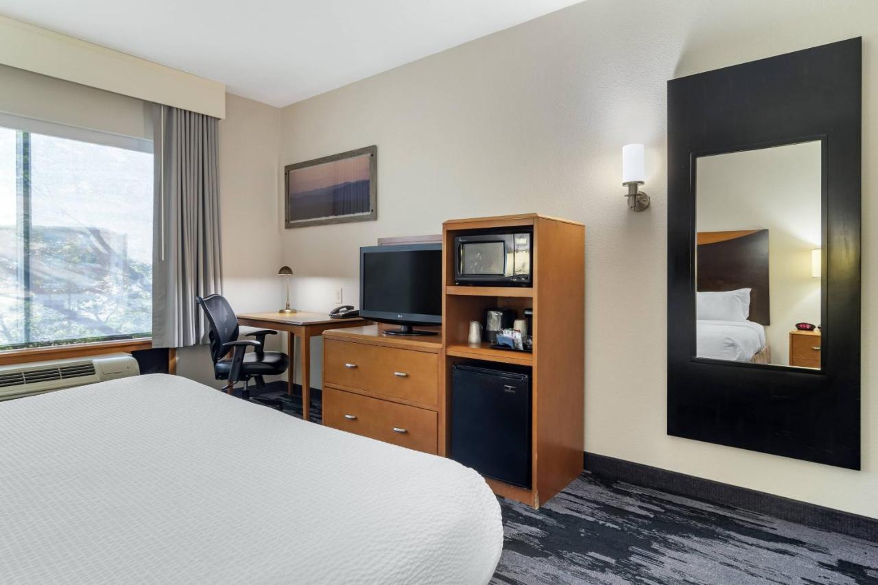Fairfield Inn & Suites By Marriott Commerce Exterior photo