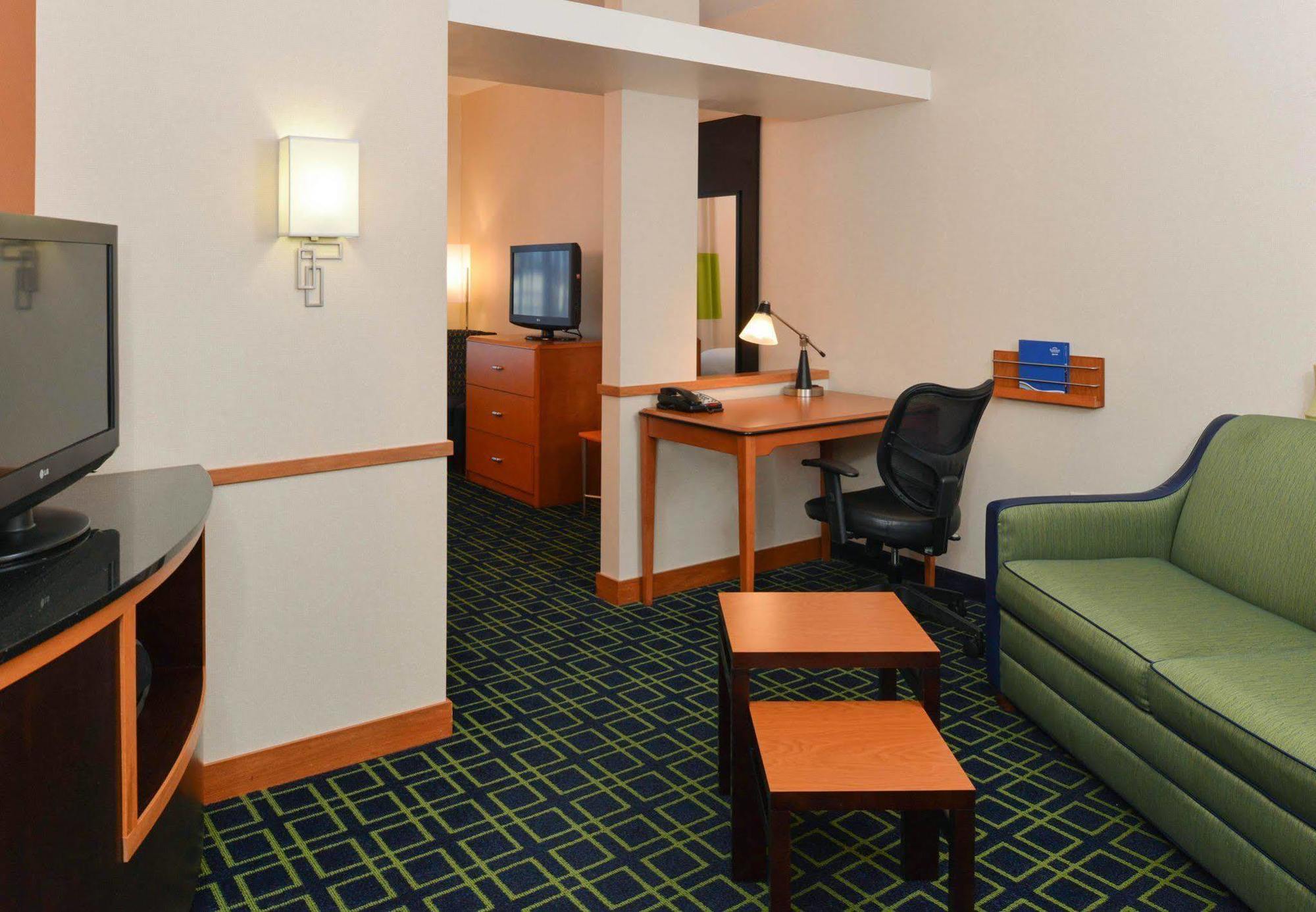 Fairfield Inn & Suites By Marriott Commerce Exterior photo
